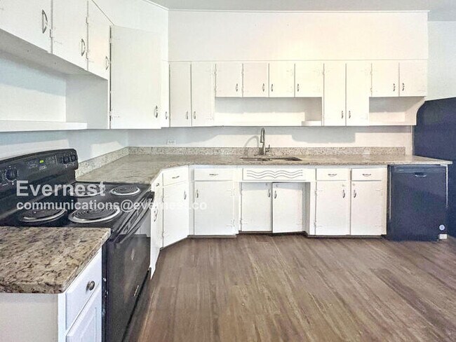 Foto del edificio - 253 11th Ave NE