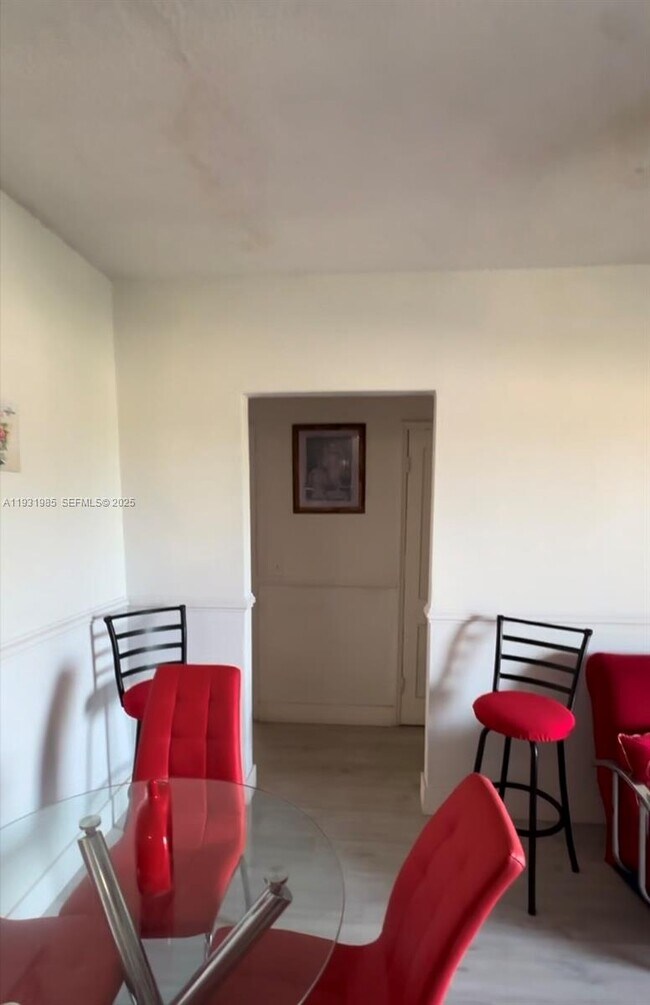 Foto del edificio - 7155 NW 17th Ave