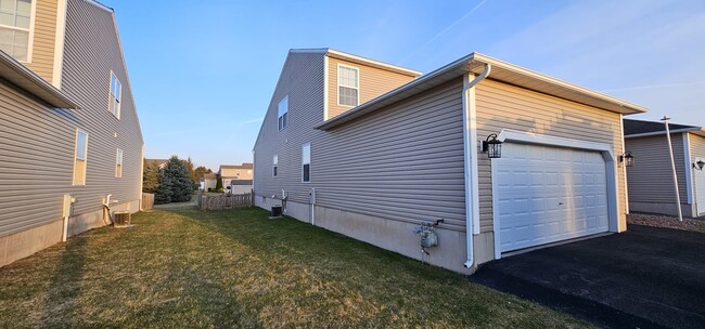 Building Photo - 5113 Minuteman Ln