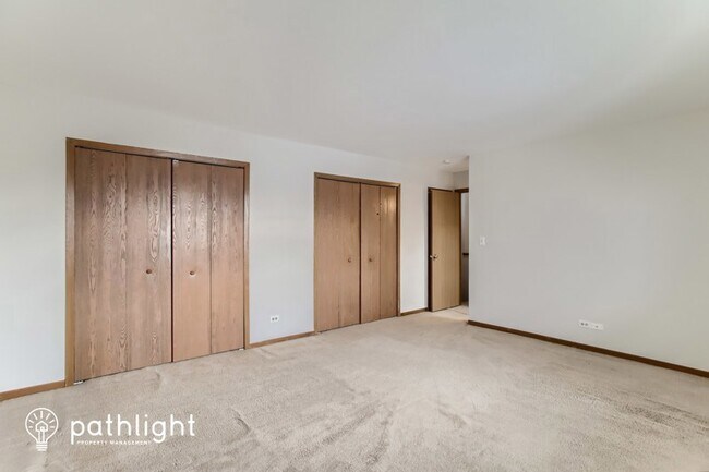 Building Photo - 1085 Chelsea Ln