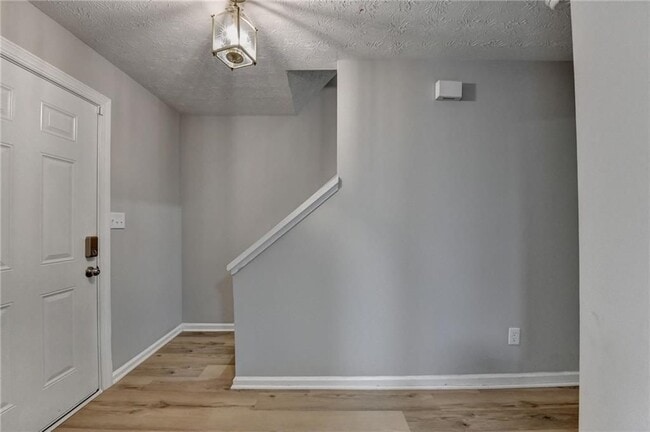 Building Photo - 3876 Meadow Creek Dr