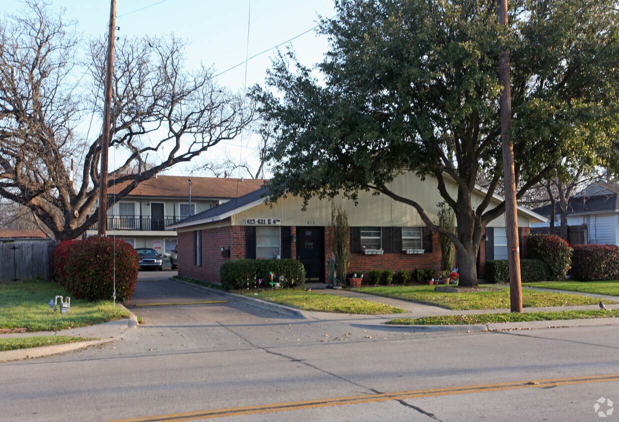 Foto principal - 613-621 E 6th St