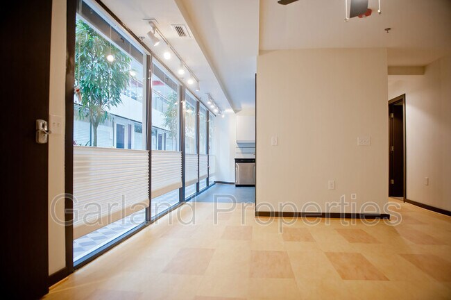Building Photo - 110 Campbell Ave SW