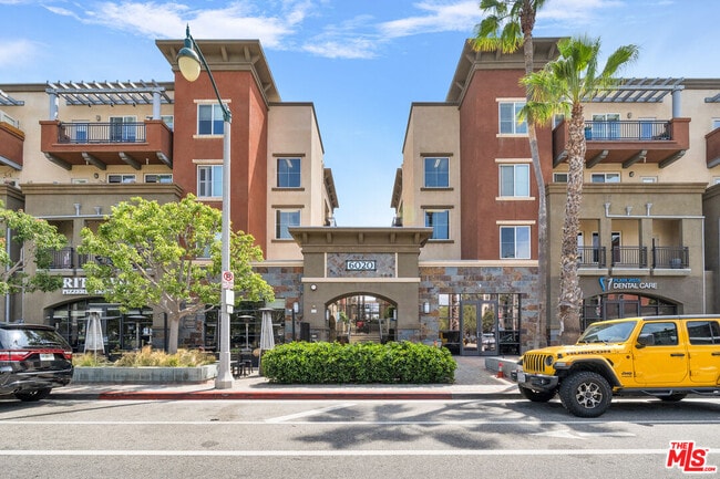 Building Photo - 6020 S Seabluff Dr