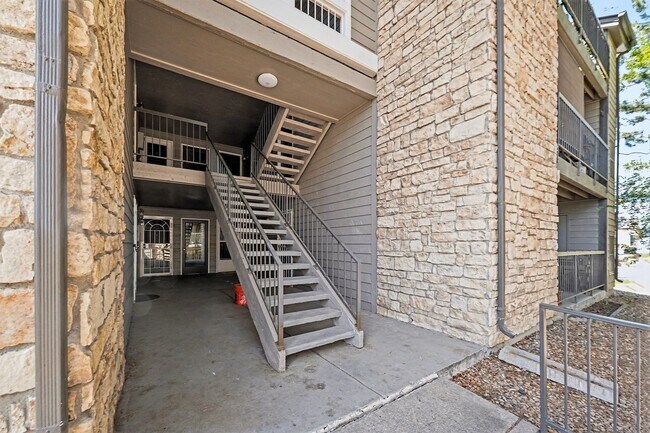 Building Photo - 2575 S Syracuse Way