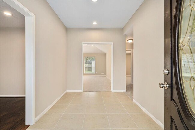 Foto del edificio - 802 Foxglove Dr