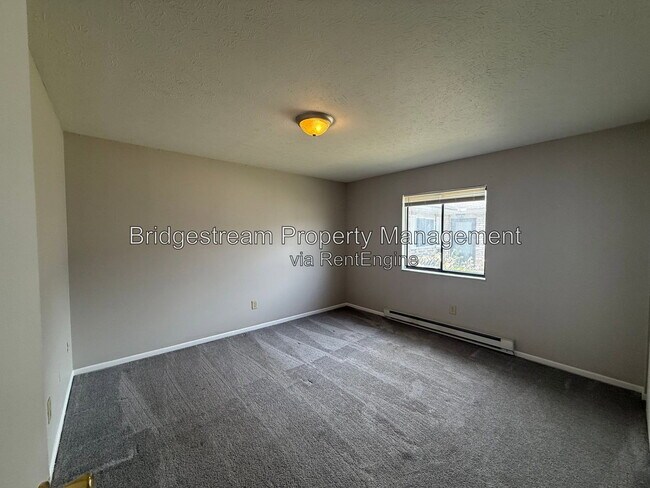 Building Photo - 4564 Waynedale Cir