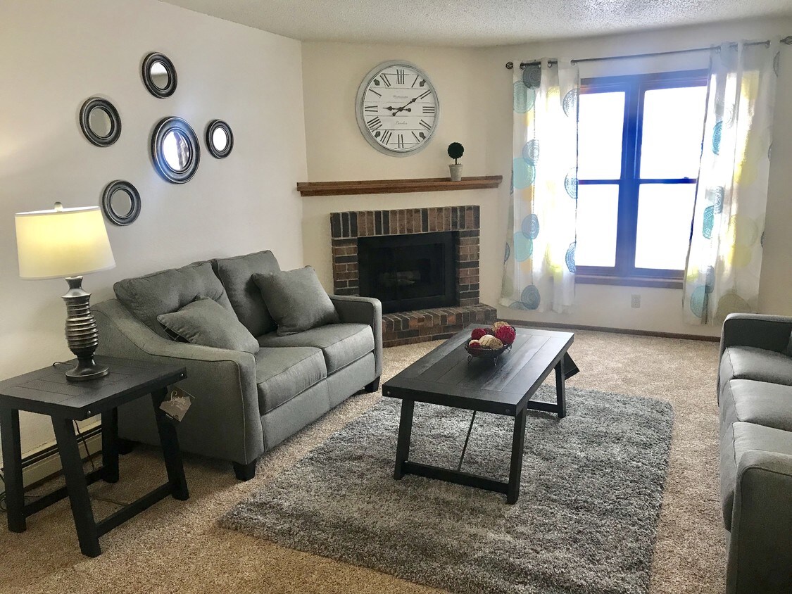 Carrington Court Townhouse Apartments 2225 S 34th St Grand Forks, ND