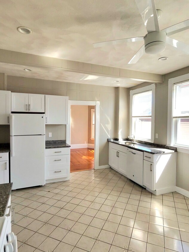 Primary Photo - 32 Garland St