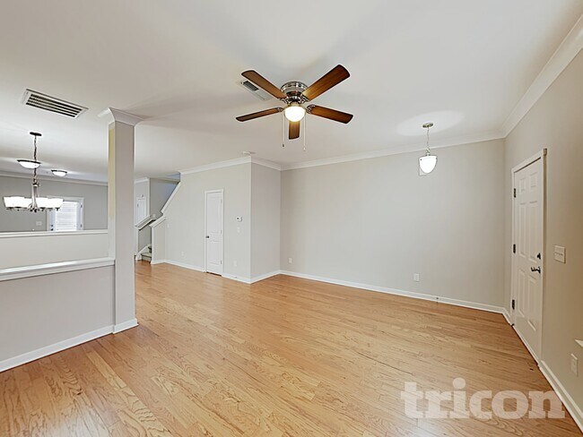 Foto del edificio - 7030 McLothian Ln