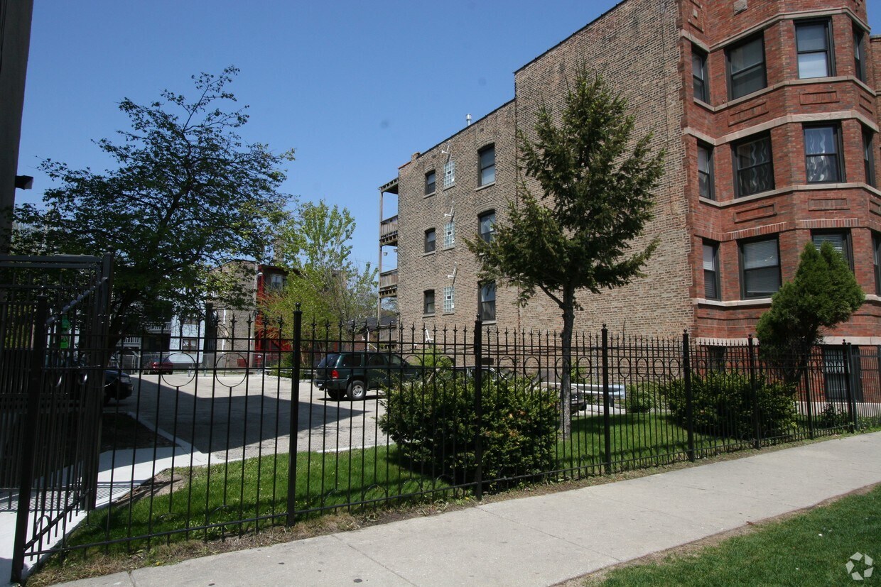 7050 S Merrill - 7040-7050 S Merrill Ave