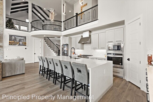 Foto del edificio - 5 br, 5 bath House - 721 Yarrow Street