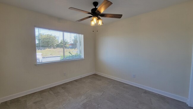 Building Photo - 726 Eglin Pkwy