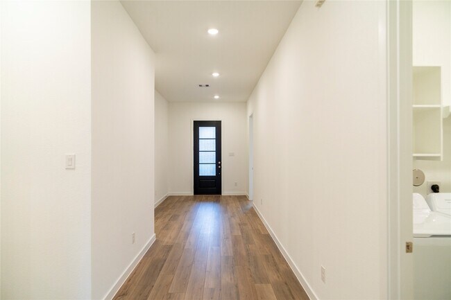 Foto del edificio - 31026 Sun Vly Dr