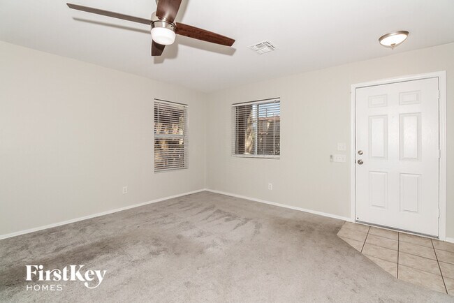Foto del edificio - 3239 N Rambling Creek Pl