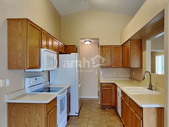 Foto del edificio - 15303 N 162nd Ln
