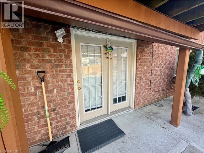 Building Photo - 202 Essex Point Dr