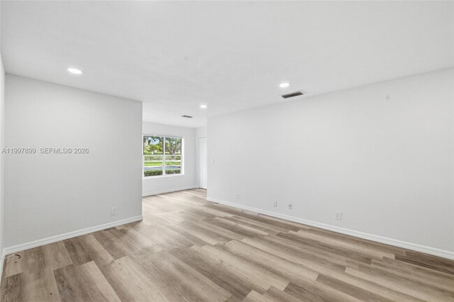 Building Photo - 3310 Pinewalk Dr N