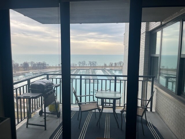 Foto del edificio - 3430 N Lake Shore Dr