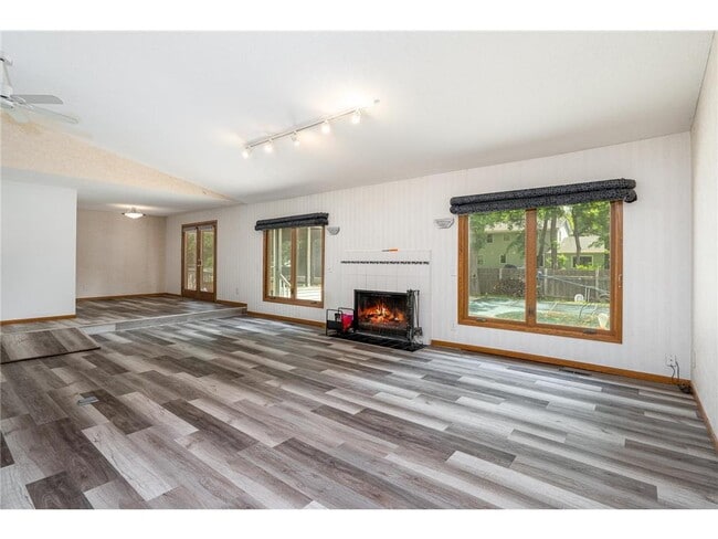 Foto del edificio - 3620 Saratoga Ln N