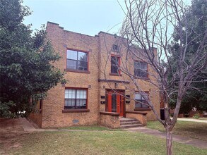 Building Photo - 2600 NW 12th St