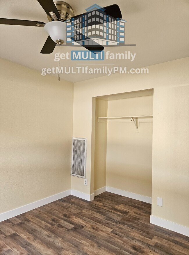 Building Photo - Secure Serenity: 2 Bed, 1 Bath Gated Livin...