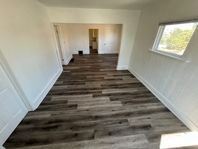 Building Photo - 2408 W High St