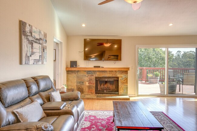 Foto del edificio - 420 Phoenix Cir