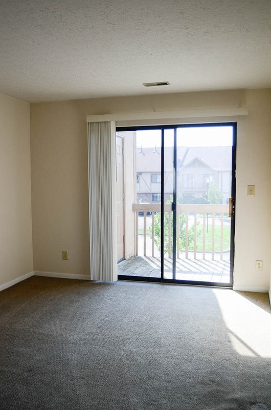 Building Photo - 2241 Hedgerow Road