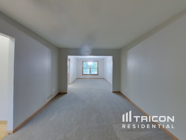 Foto del edificio - 3420 Olive Ln N