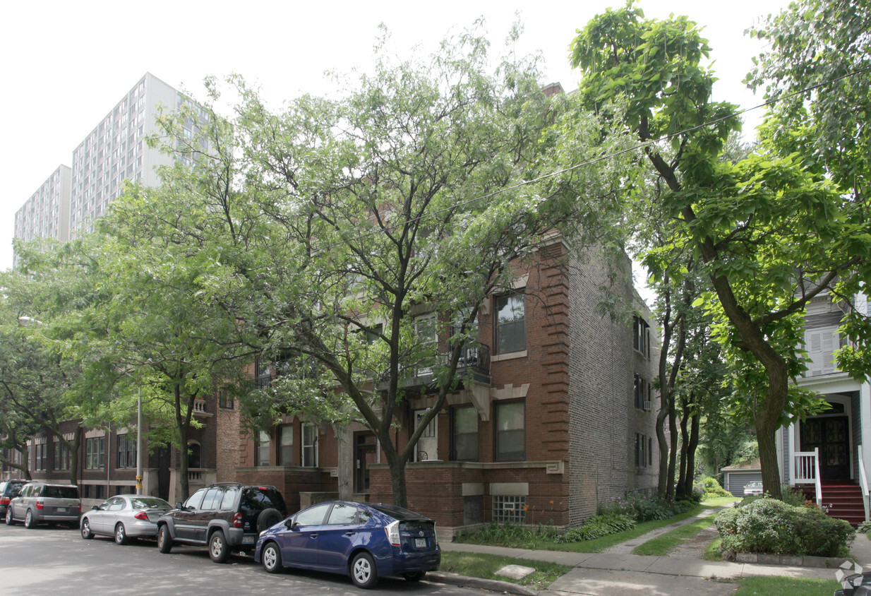 Foto del edificio - 1365-1367 E 48th St