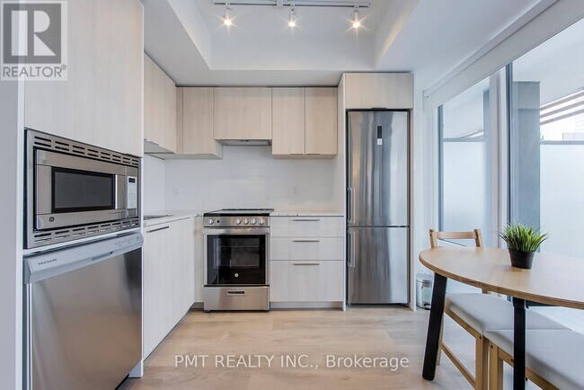 Building Photo - 18 Maitland Terrace