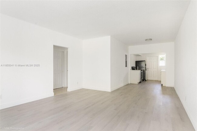 Foto del edificio - 9790 E Bay Harbor Dr