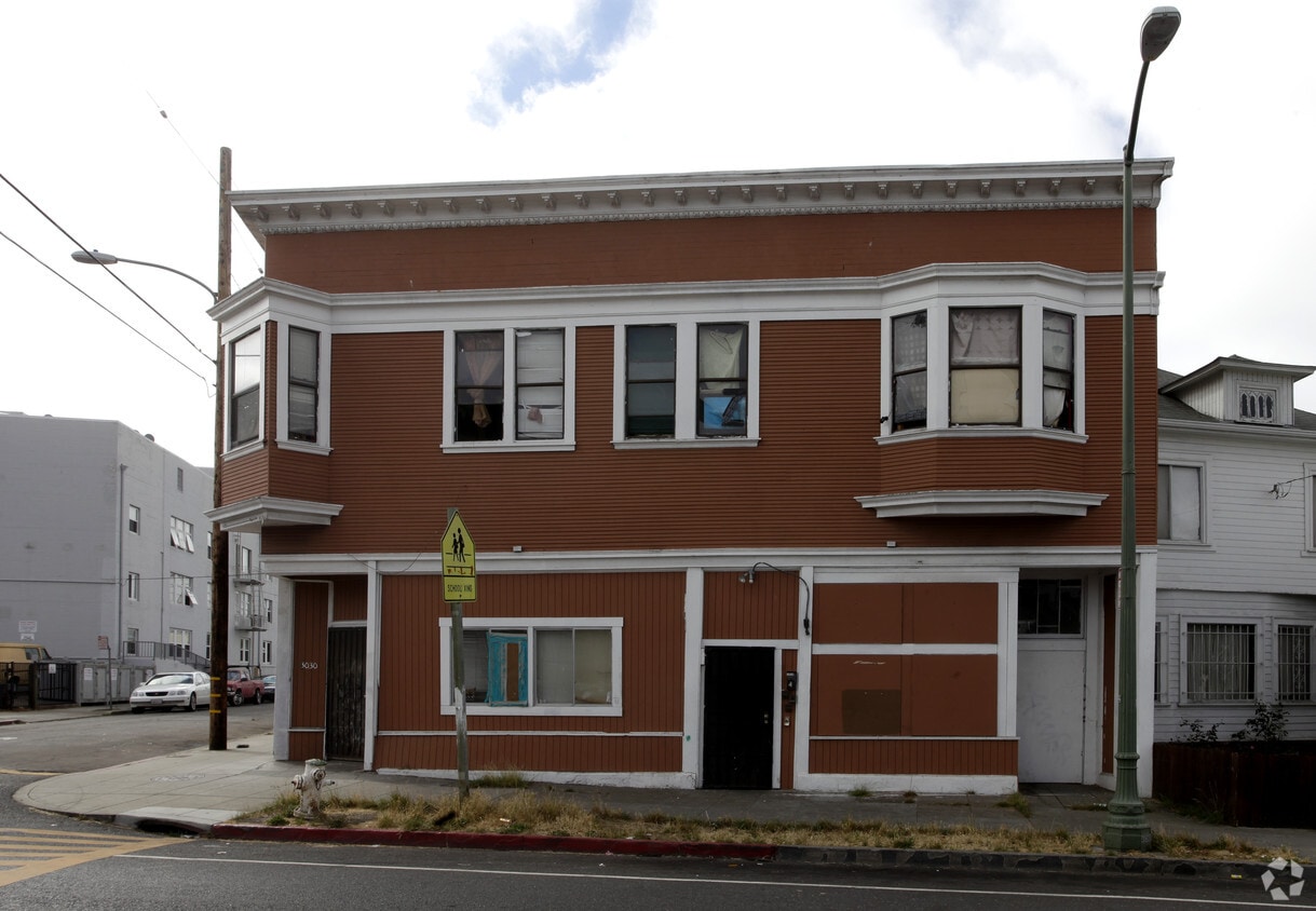 Building Photo - 3030 38th Ave