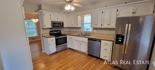 Foto del edificio - 2700 NE 69th St