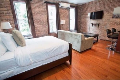 Foto del edificio - 349 West 46th St