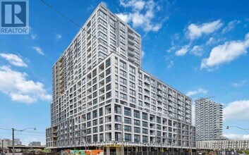 Building Photo - 15 Richardson St