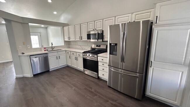 Foto del edificio - 1150 Cherry Oak Ln