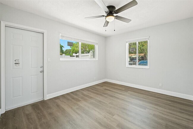 Foto del edificio - 1244 NW 2nd Ave