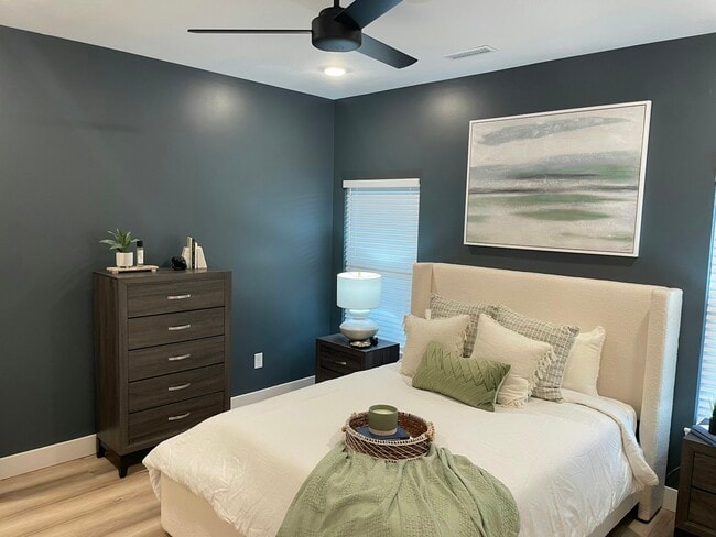 Foto del edificio - 640-688 S Harrison Street, Unit 642