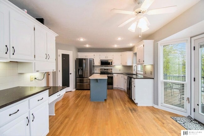 Building Photo - 8714 S 98th Cir