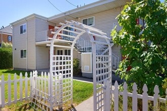 Building Photo - 2230 Prince St