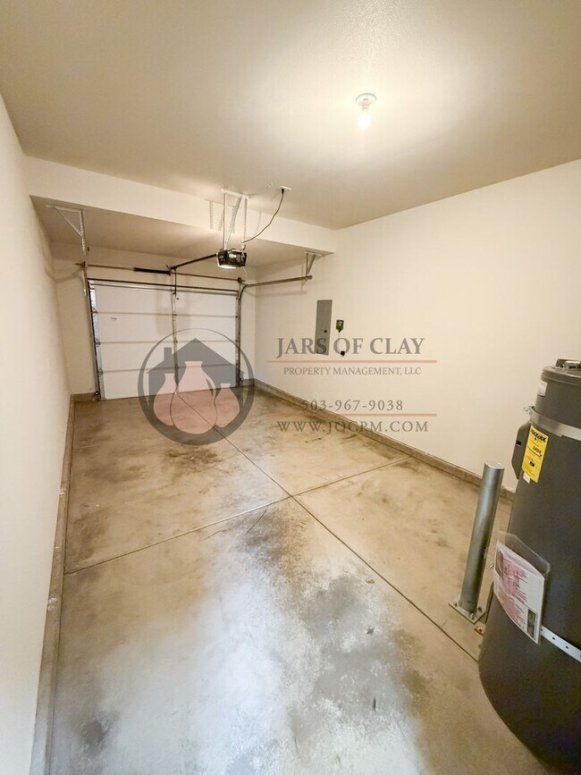 Foto del edificio - Newer Build- Ready for Move In