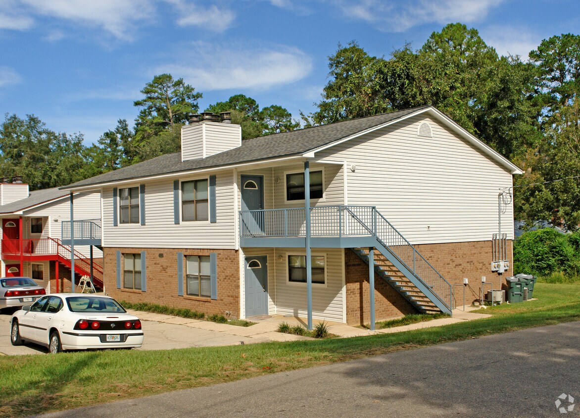 Primary Photo - 1500 Pullen Rd