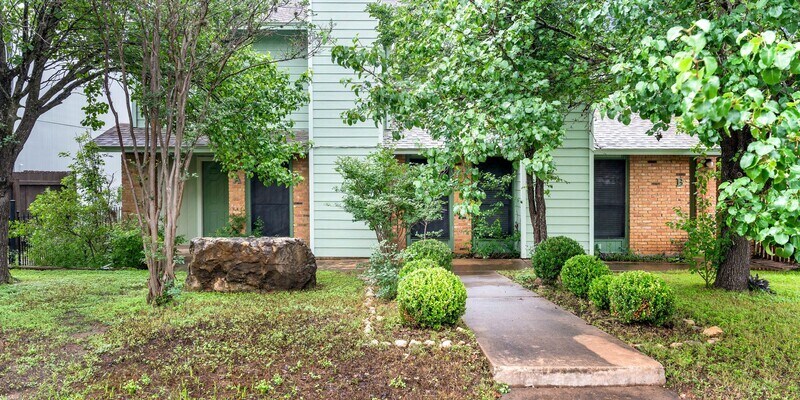Primary Photo - 3222 Tamarron Blvd