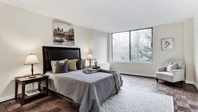 Foto del edificio - 4100 Cathedral Ave NW