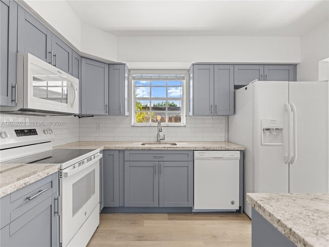 Foto del edificio - 7591 Pierce St
