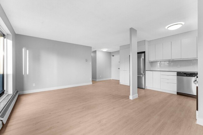 Building Photo - 145 York St