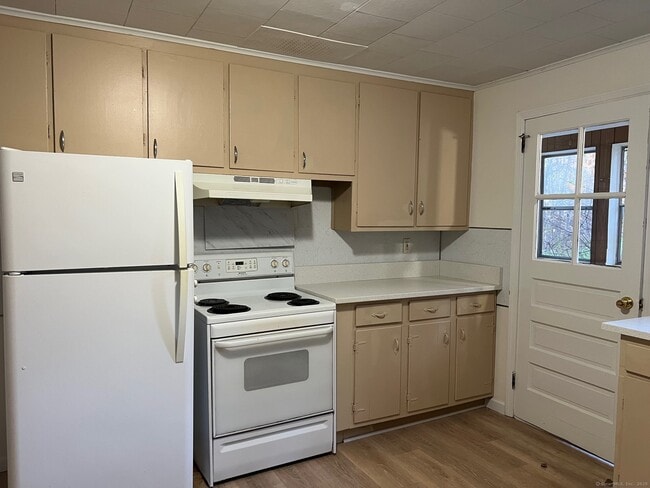 Building Photo - 164 Birge Park Rd