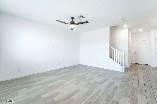 Foto del edificio - 5730 Sky Pointe Dr